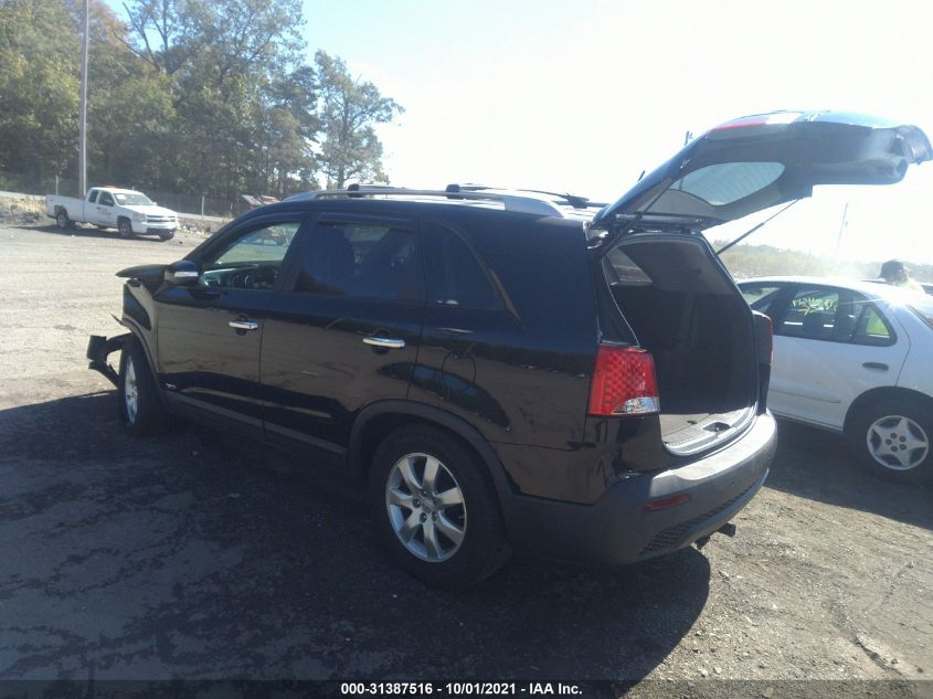 2013 KIA SORENTO LX 5XYKTDA28DG323901