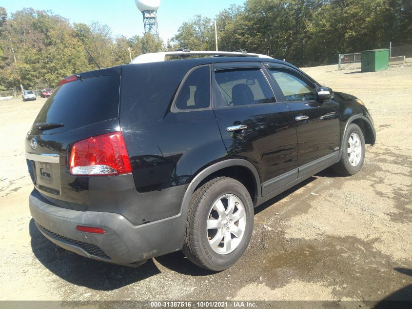 2013 KIA SORENTO LX 5XYKTDA28DG323901