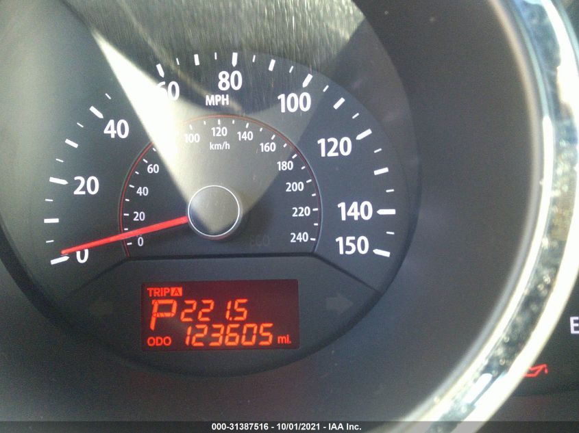 2013 KIA SORENTO LX 5XYKTDA28DG323901