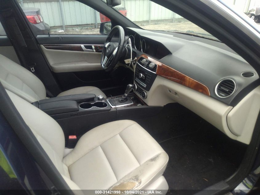 2013 MERCEDES-BENZ C-CLASS C 300 SPORT WDDGF8AB0DR272616