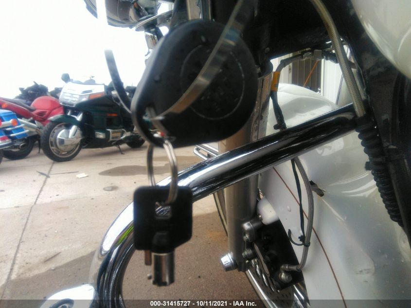 2007 HARLEY-DAVIDSON FLHTCUI 1HD1FC4157Y675571