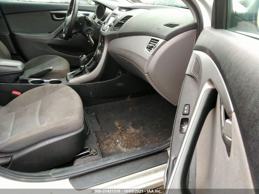 2015 HYUNDAI ELANTRA SE 5NPDH4AE4FH612385