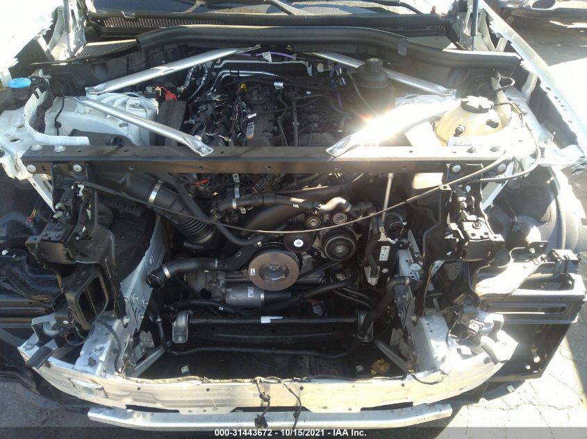 Фото: 5UXCR6C00M9E98883