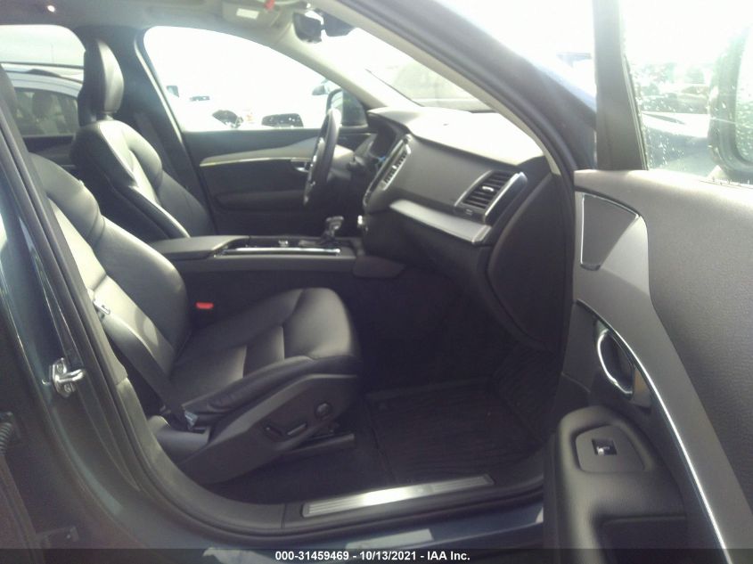 2021 VOLVO XC90 MOMENTUM YV4102PK1M1711484