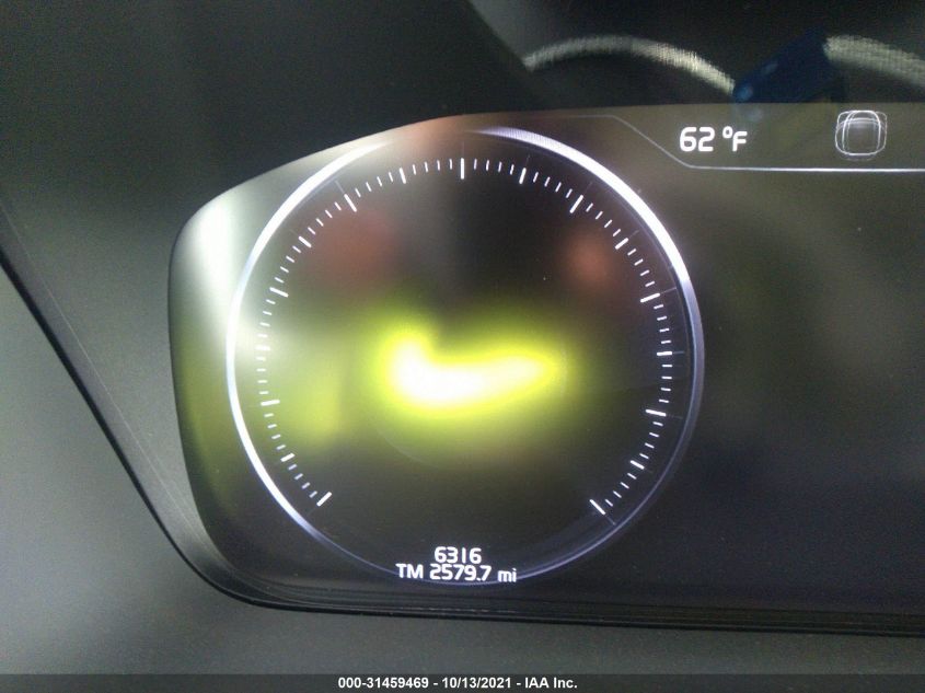 2021 VOLVO XC90 MOMENTUM YV4102PK1M1711484