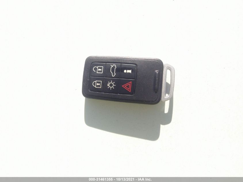 2013 VOLVO XC60 T6 YV4902DZ0D2423891