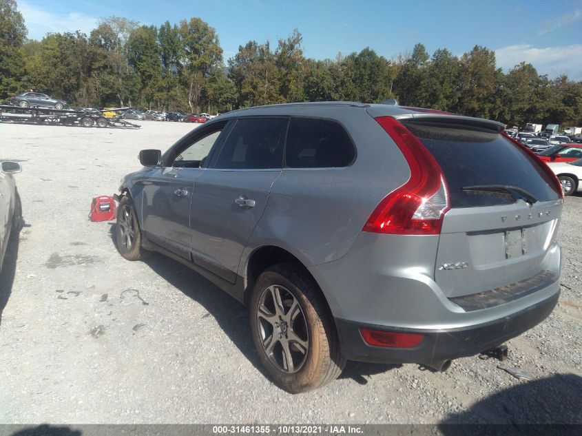 2013 VOLVO XC60 T6 YV4902DZ0D2423891