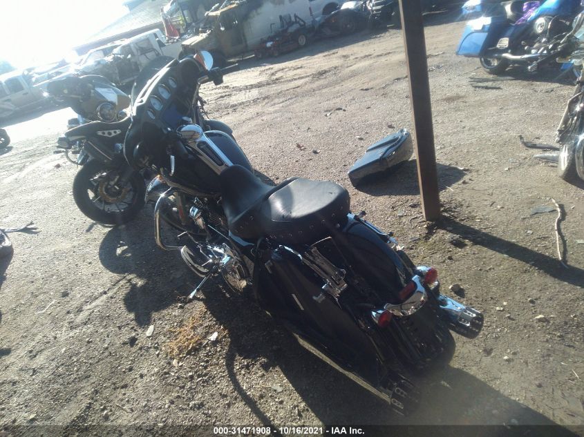 2019 HARLEY-DAVIDSON FLHX 1HD1KBC13KB618885