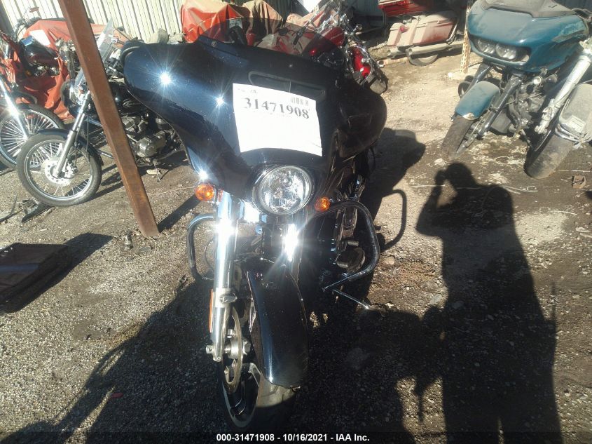 2019 HARLEY-DAVIDSON FLHX 1HD1KBC13KB618885