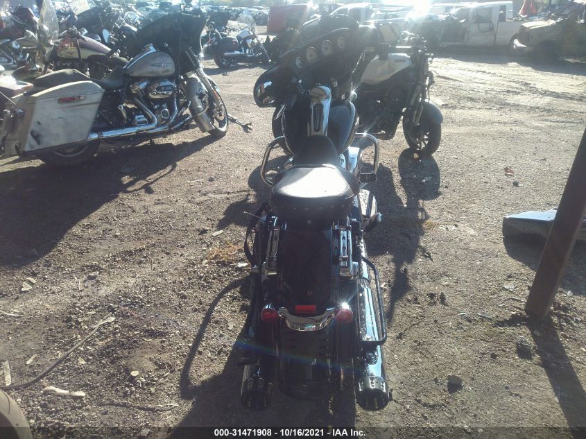 2019 HARLEY-DAVIDSON FLHX 1HD1KBC13KB618885
