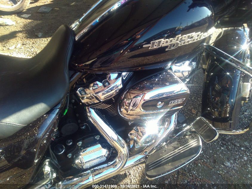 2019 HARLEY-DAVIDSON FLHX 1HD1KBC13KB618885