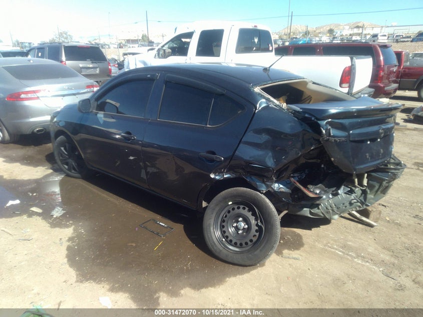 Nissan Versa 2015
