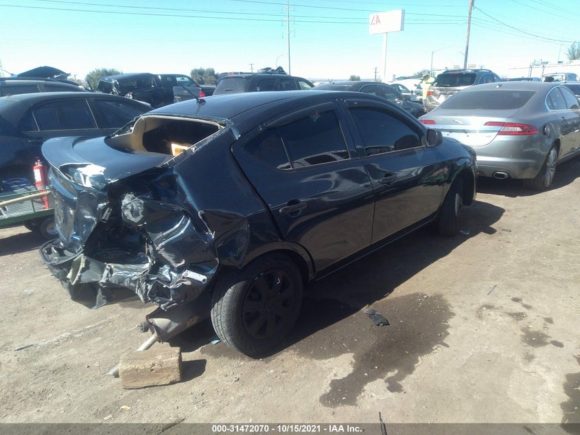 Nissan Versa 2015