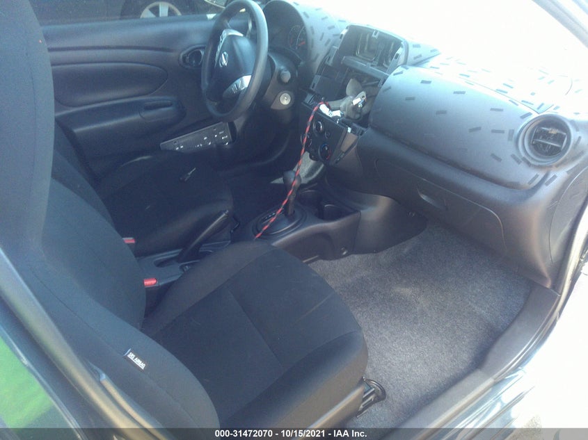 Nissan Versa 2015