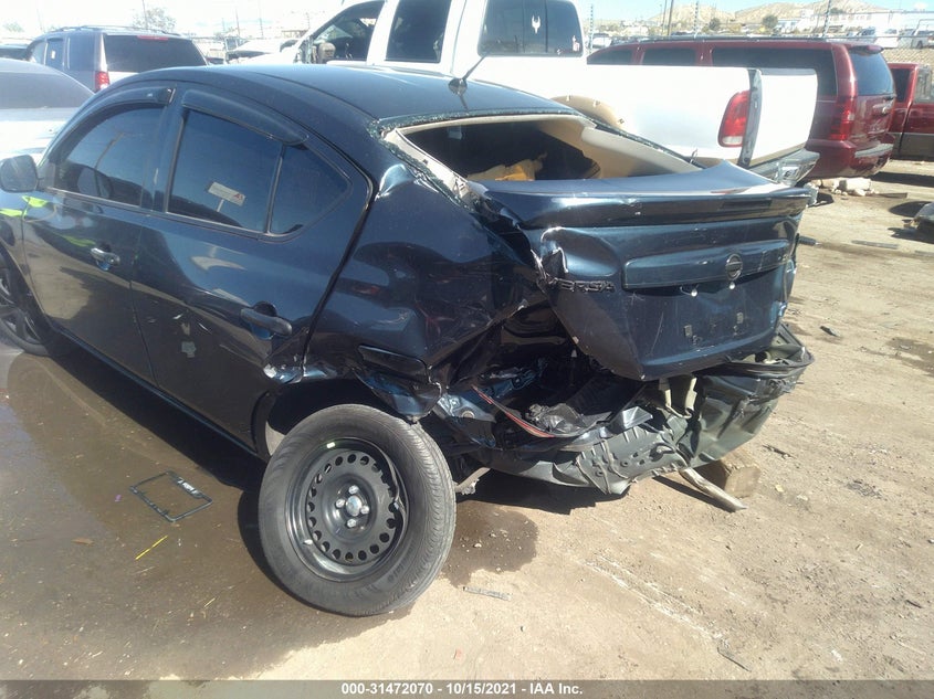 Nissan Versa 2015