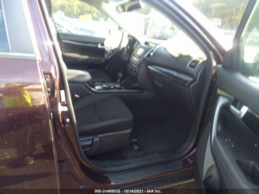 2015 KIA SORENTO LX 5XYKTDA62FG575357