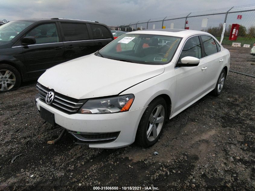 2013 VOLKSWAGEN PASSAT SE W/SUNROOF & NAV 1VWBP7A34DC047104
