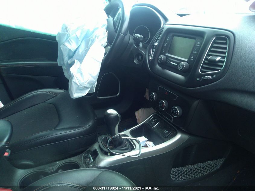 2018 JEEP COMPASS LATITUDE 3C4NJCBB5JT124725