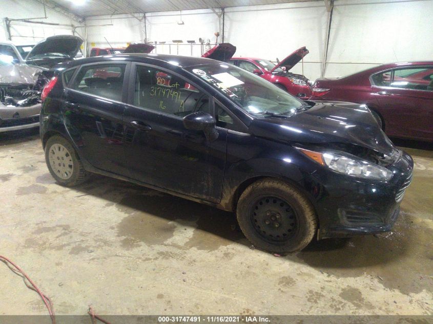 Lot #2536949510 2016 FORD FIESTA S salvage car