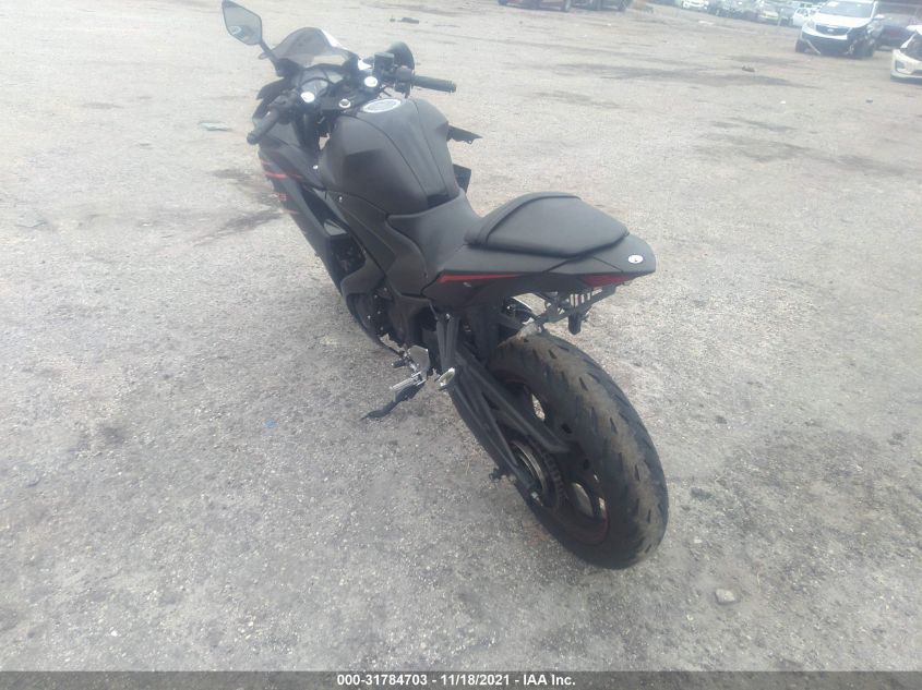 2017 YAMAHA YZFR3 MH3RH06Y1HK016481