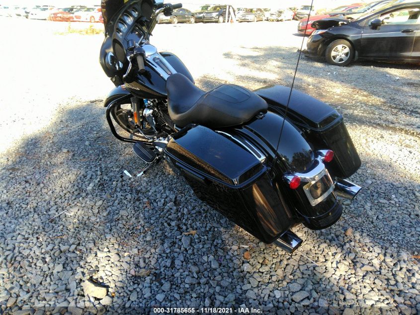 2018 HARLEY-DAVIDSON FLHX STREET GLIDE 1HD1KBC10JB671087