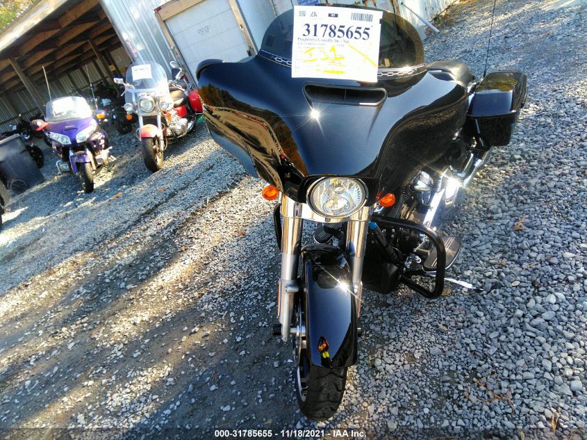 2018 HARLEY-DAVIDSON FLHX STREET GLIDE 1HD1KBC10JB671087