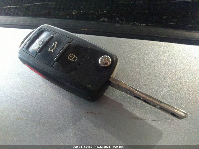 2013 VOLKSWAGEN PASSAT TDI SE W/SUNROOF 1VWBN7A3XDC108705