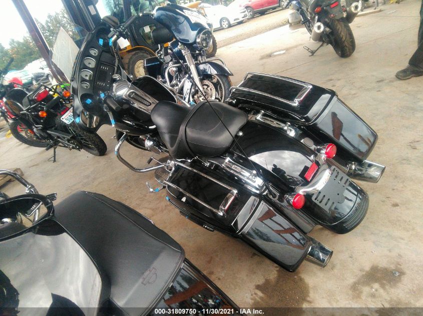 2017 HARLEY-DAVIDSON FLHX STREET GLIDE 1HD1KBC16HB643689