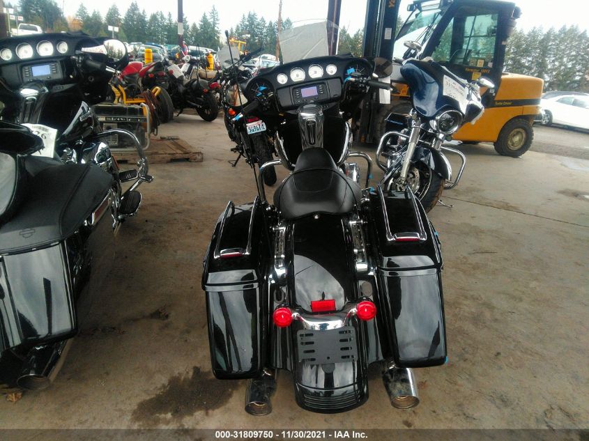 2017 HARLEY-DAVIDSON FLHX STREET GLIDE 1HD1KBC16HB643689