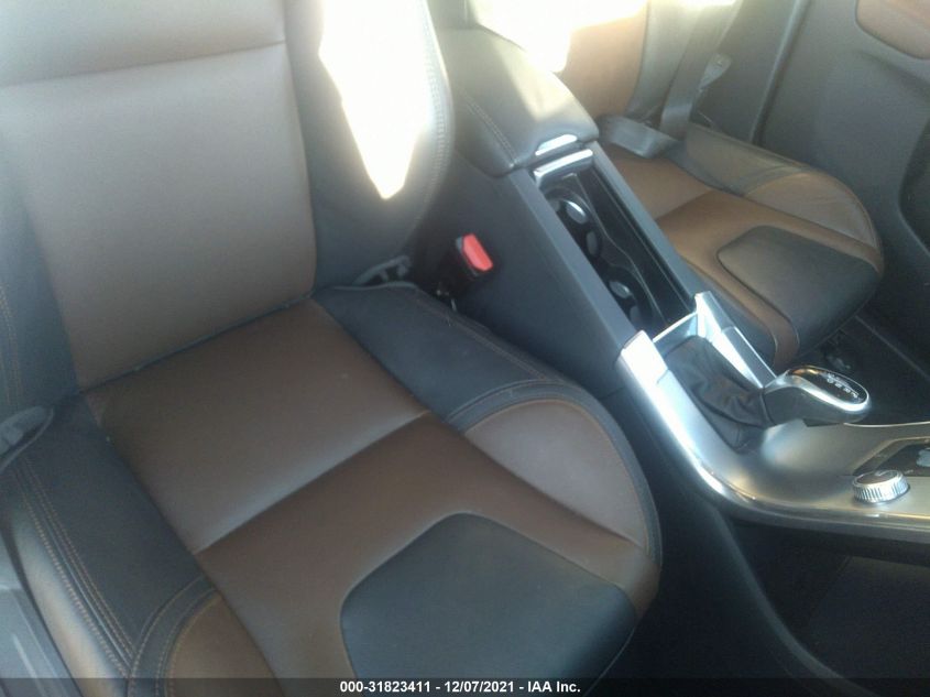 2017 VOLVO XC60 YV440MDJXH2195730