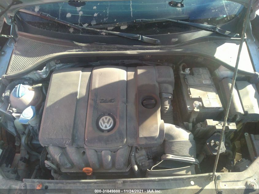 2013 VOLKSWAGEN PASSAT SE W/SUNROOF & NAV 1VWBP7A30DC097952