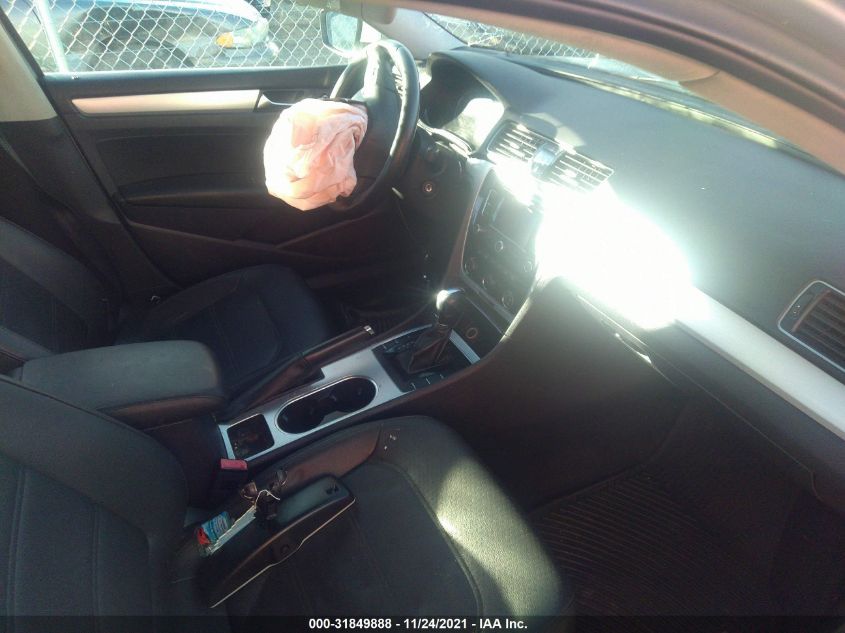 2013 VOLKSWAGEN PASSAT SE W/SUNROOF & NAV 1VWBP7A30DC097952