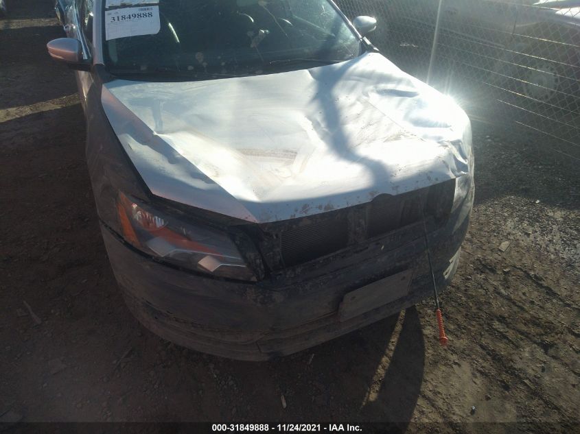 2013 VOLKSWAGEN PASSAT SE W/SUNROOF & NAV 1VWBP7A30DC097952