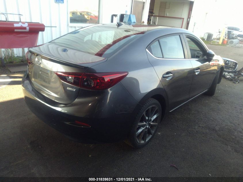 2018 MAZDA MAZDA3 4-DOOR TOURING 3MZBN1V32JM210551