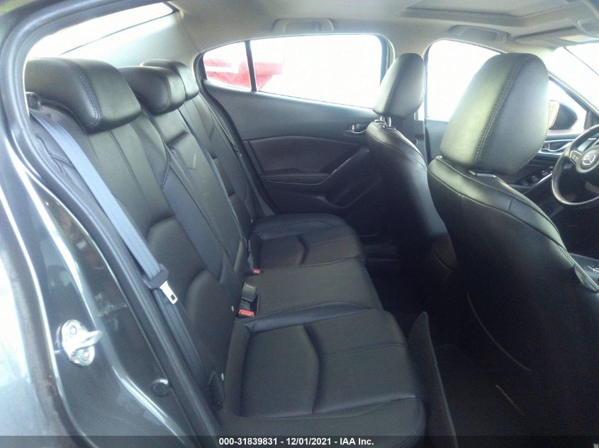 2018 MAZDA MAZDA3 4-DOOR TOURING 3MZBN1V32JM210551
