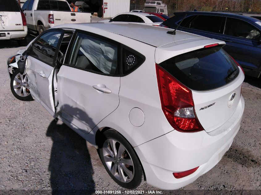 2013 HYUNDAI ACCENT SE KMHCU5AE9DU068963