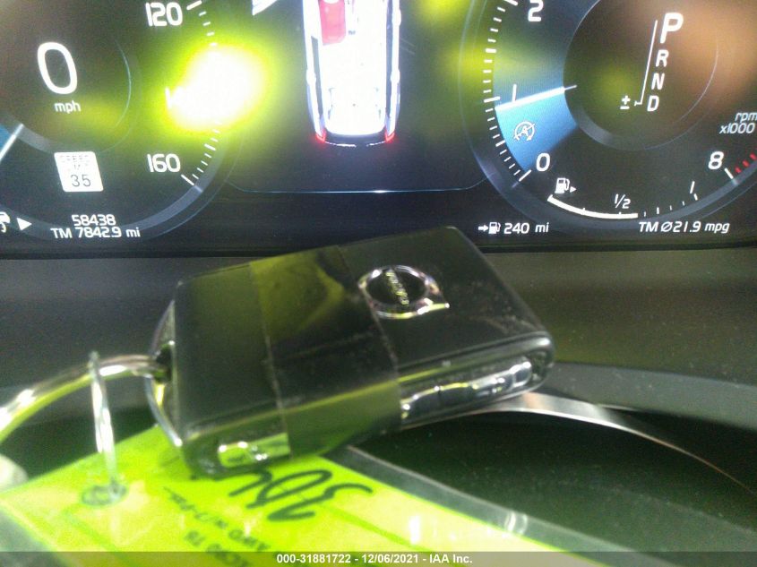 2017 VOLVO XC90 MOMENTUM YV4A22PKXH1162531