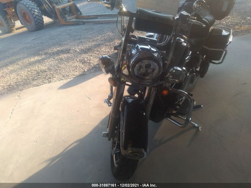 2017 HARLEY-DAVIDSON FLHR ROAD KING 1HD1FBC16HB639405