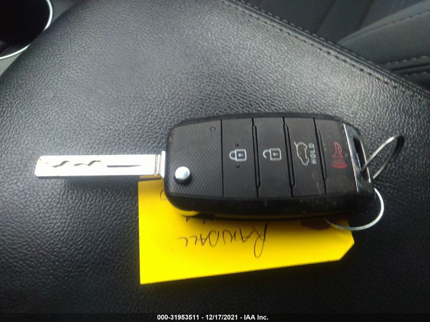 2017 KIA SORENTO LX V6 5XYPGDA5XHG208016