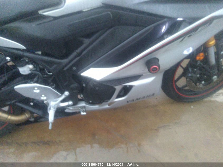 2020 YAMAHA YZFR3 A MH3RH18Y5LK003955