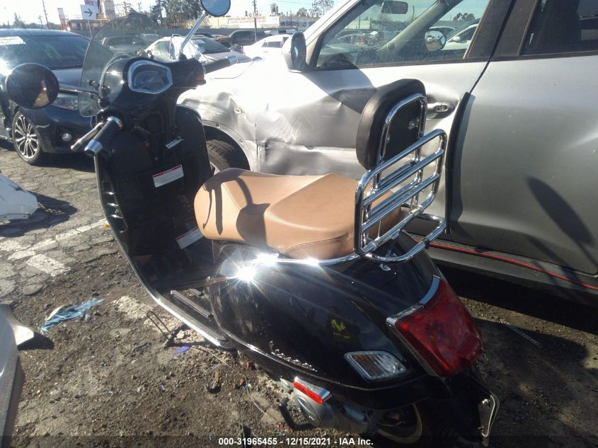 2018 VESPA GTS 300 SUPER ZAPMA39L2J5100102
