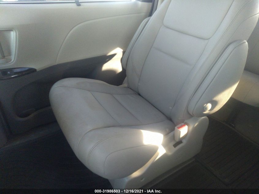 2019 TOYOTA SIENNA XLE 5TDDZ3DCXKS219786