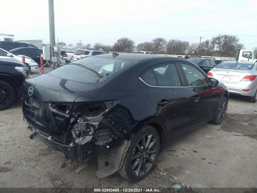 2018 MAZDA MAZDA3 4-DOOR TOURING 3MZBN1V39JM172655