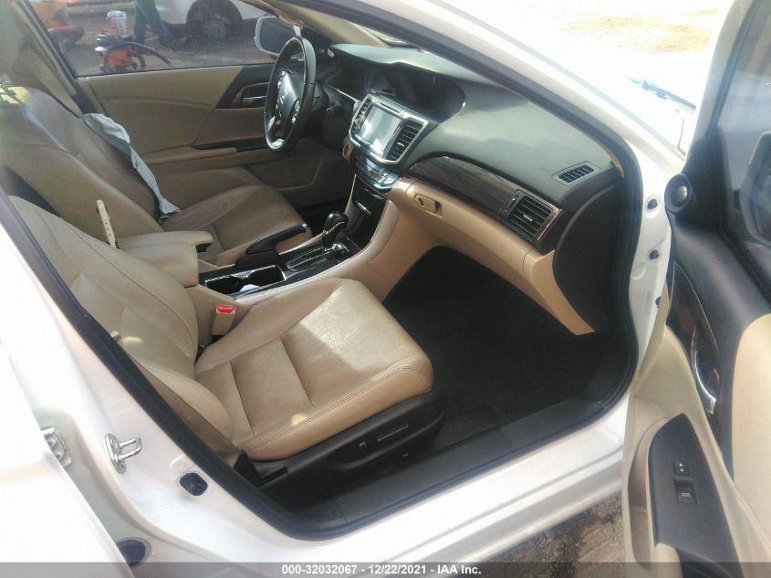 2016 HONDA ACCORD SEDAN EX-L 1HGCR2F82GA002656