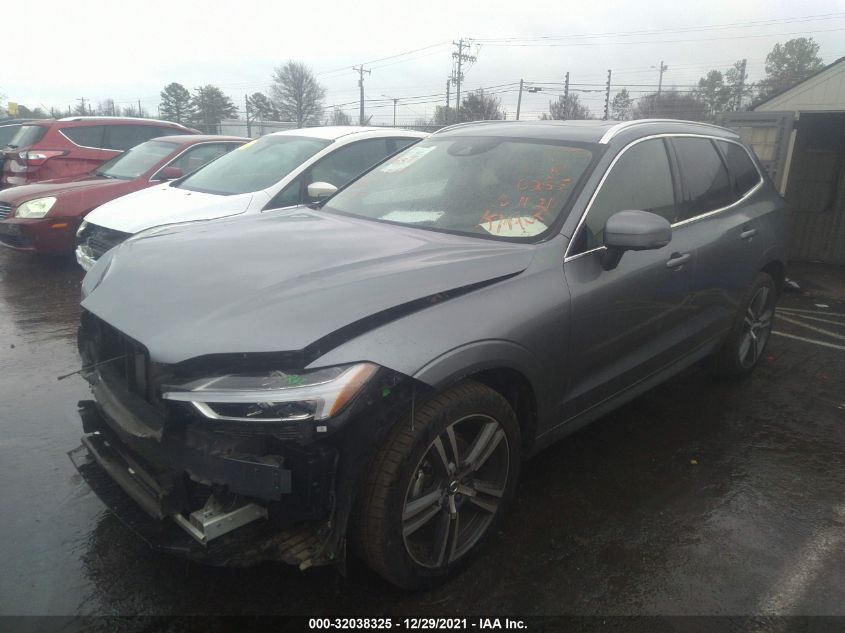 2018 VOLVO XC60 MOMENTUM LYV102RK1JB106255