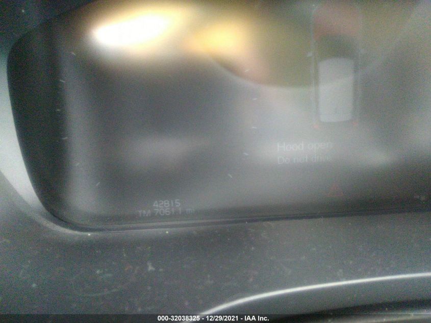 2018 VOLVO XC60 MOMENTUM LYV102RK1JB106255