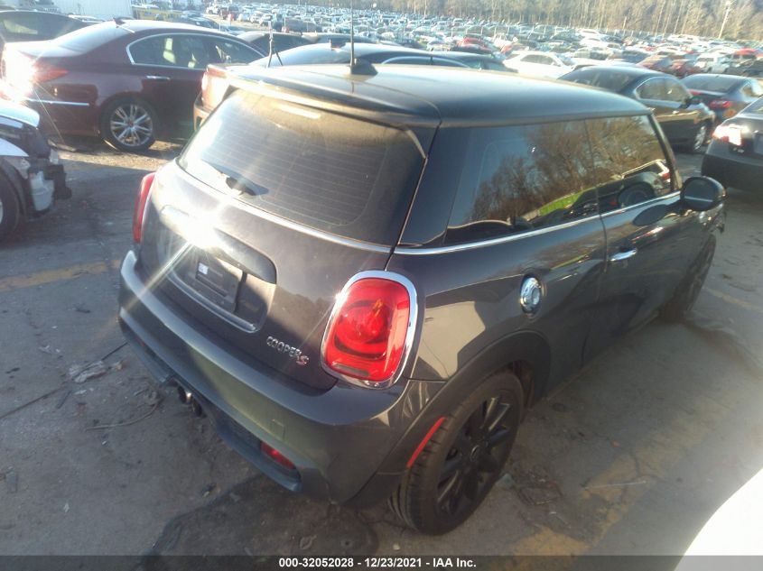 2015 MINI COOPER HARDTOP S WMWXP7C52F2A59820