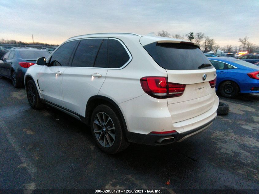 VIN 5UXKR0C51J0X91516 2018 BMW X5 no.3