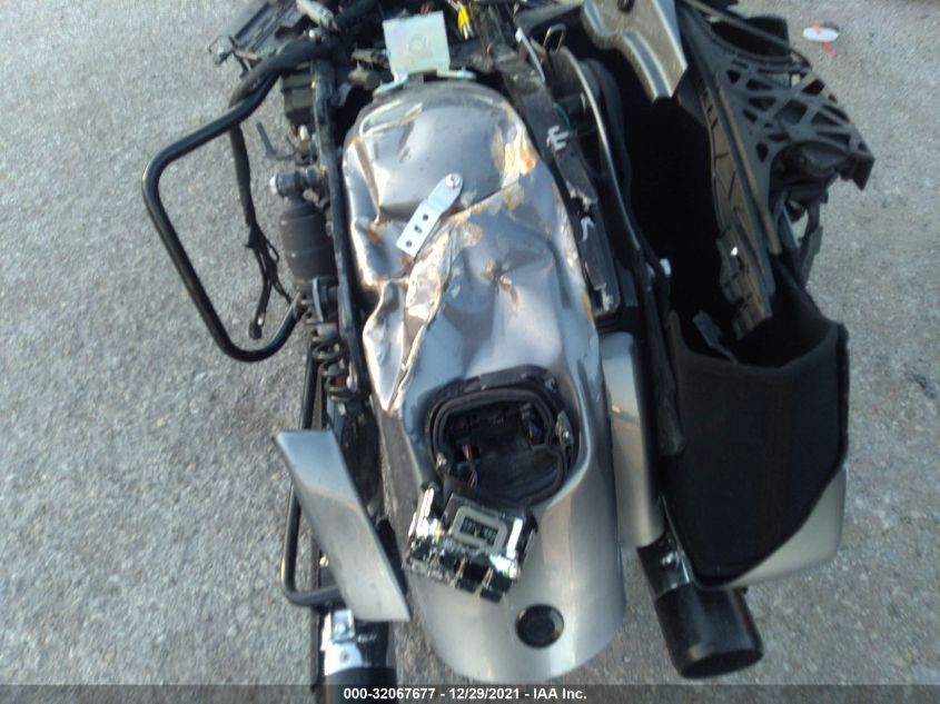 2019 HARLEY-DAVIDSON FLHTKSE 1HD1TEH14KB959140