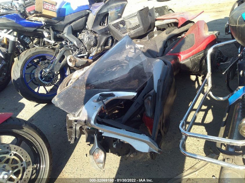 2010 HONDA VFR1200F DCT JH2SC6358AK000383